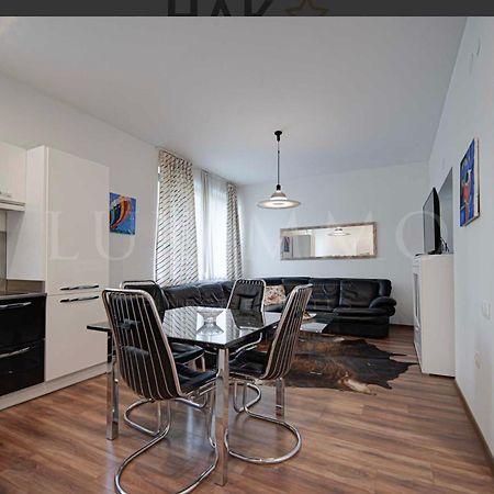 A Lovely 2 Bedroom Apartment In The Heart Of Sofia Exterior foto